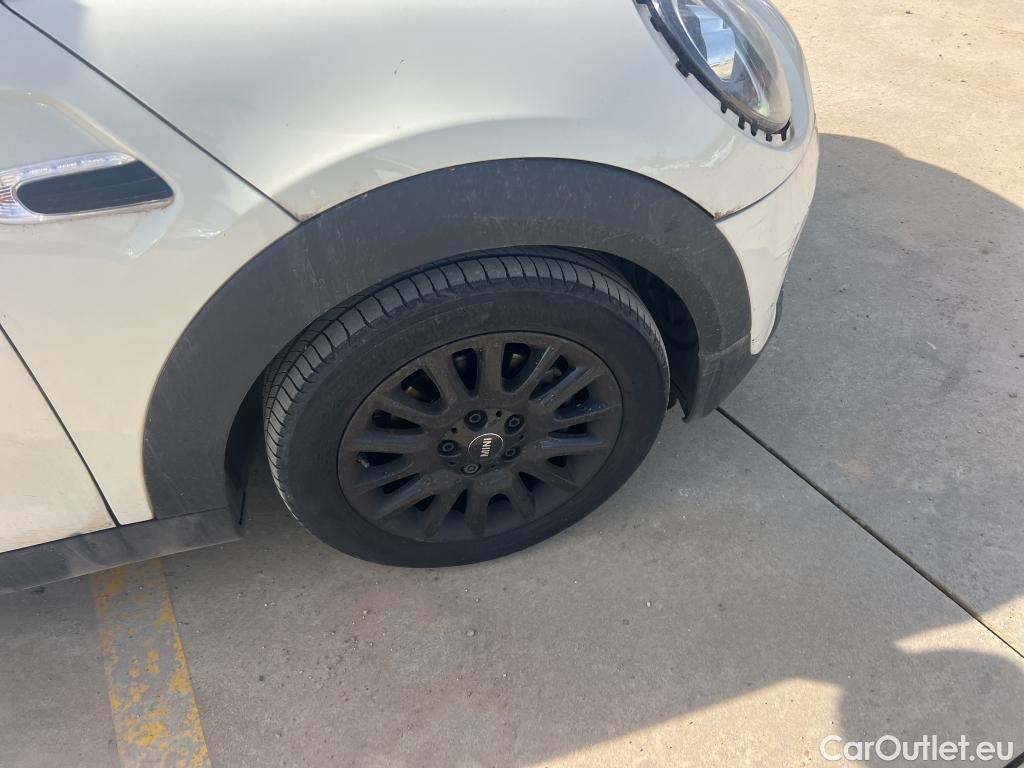  Mini  Cooper MINI MINI / 2014 / 5P / berlina con portón ONE 5 PUERTAS (CX) #34