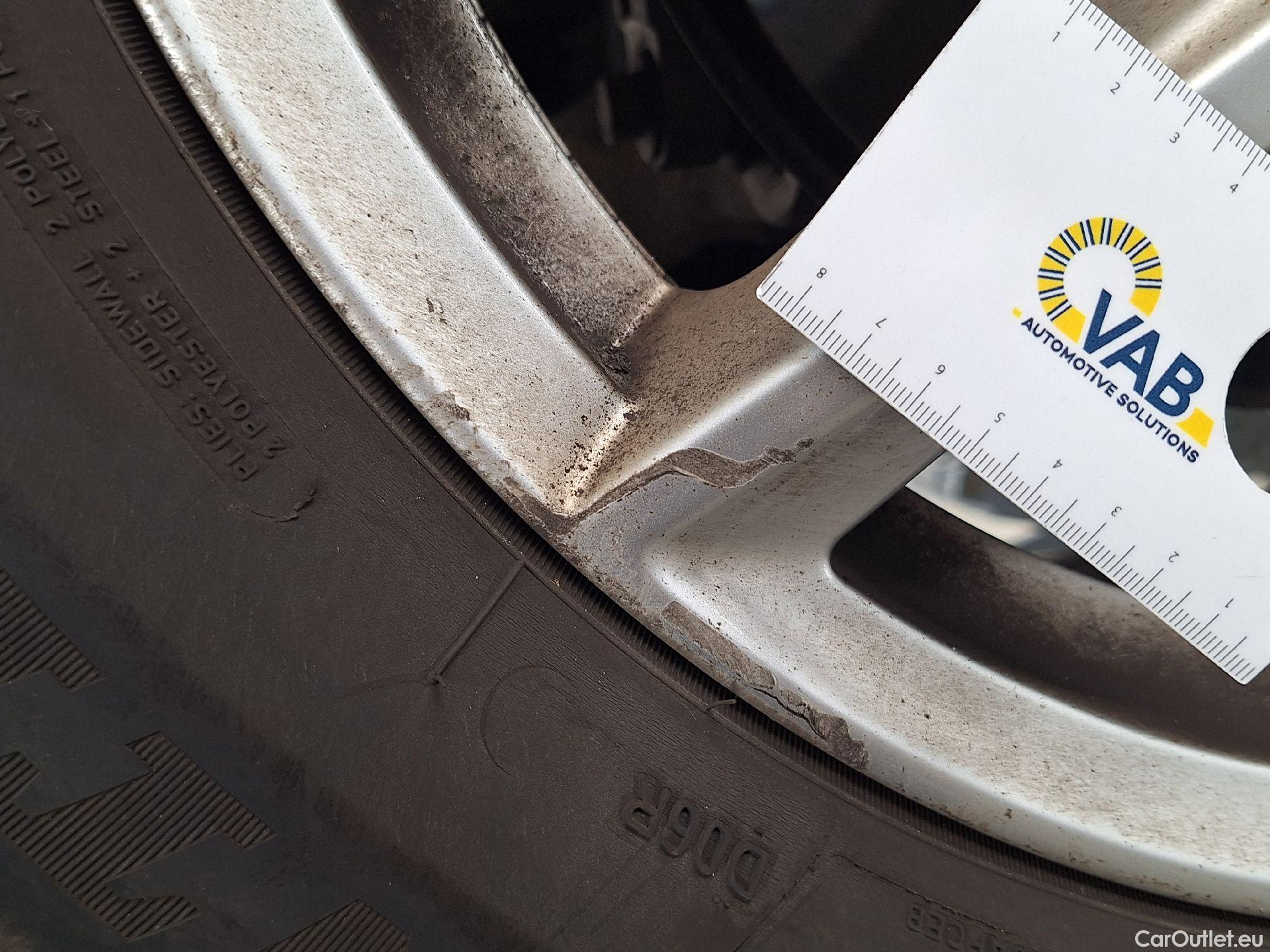  Volvo  XC60 Volvo,  '17, Volvo  D4 120kW Geartronic Momentum Pro 5d #64