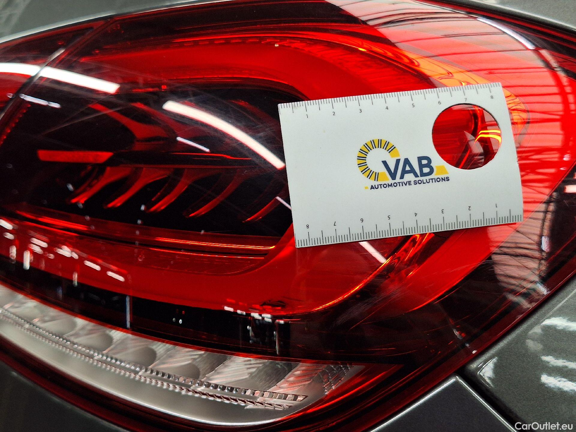  Mercedes  A-Klasse Mercedes, A-Class '18 PHEV, Mercedes-Benz  A 250 e Business Line 5d #35