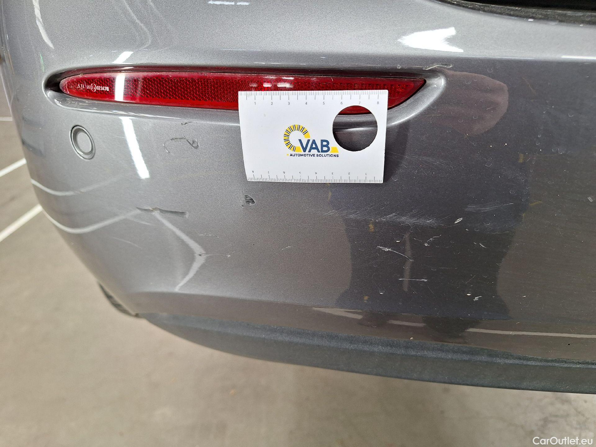  Mercedes  A-Klasse Mercedes, A-Class '18 PHEV, Mercedes-Benz  A 250 e Business Line 5d #28