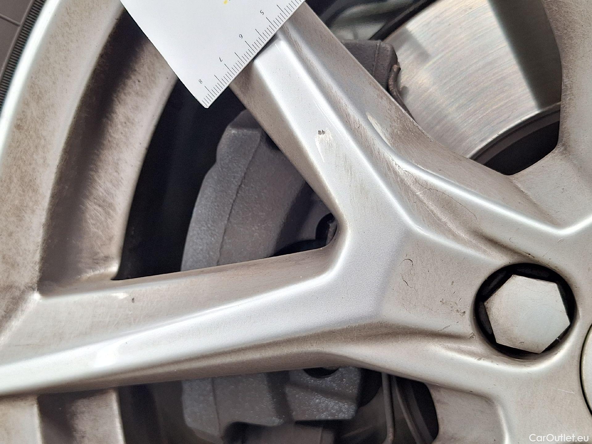  Volvo  XC60 Volvo,  '17, Volvo  D4 120kW Geartronic Momentum Pro 5d #36