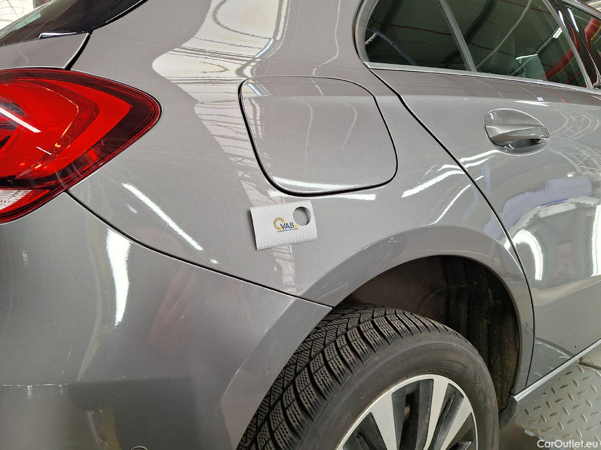  Mercedes  A-Klasse Mercedes, A-Class '18 PHEV, Mercedes-Benz  A 250 e Business Line 5d #32