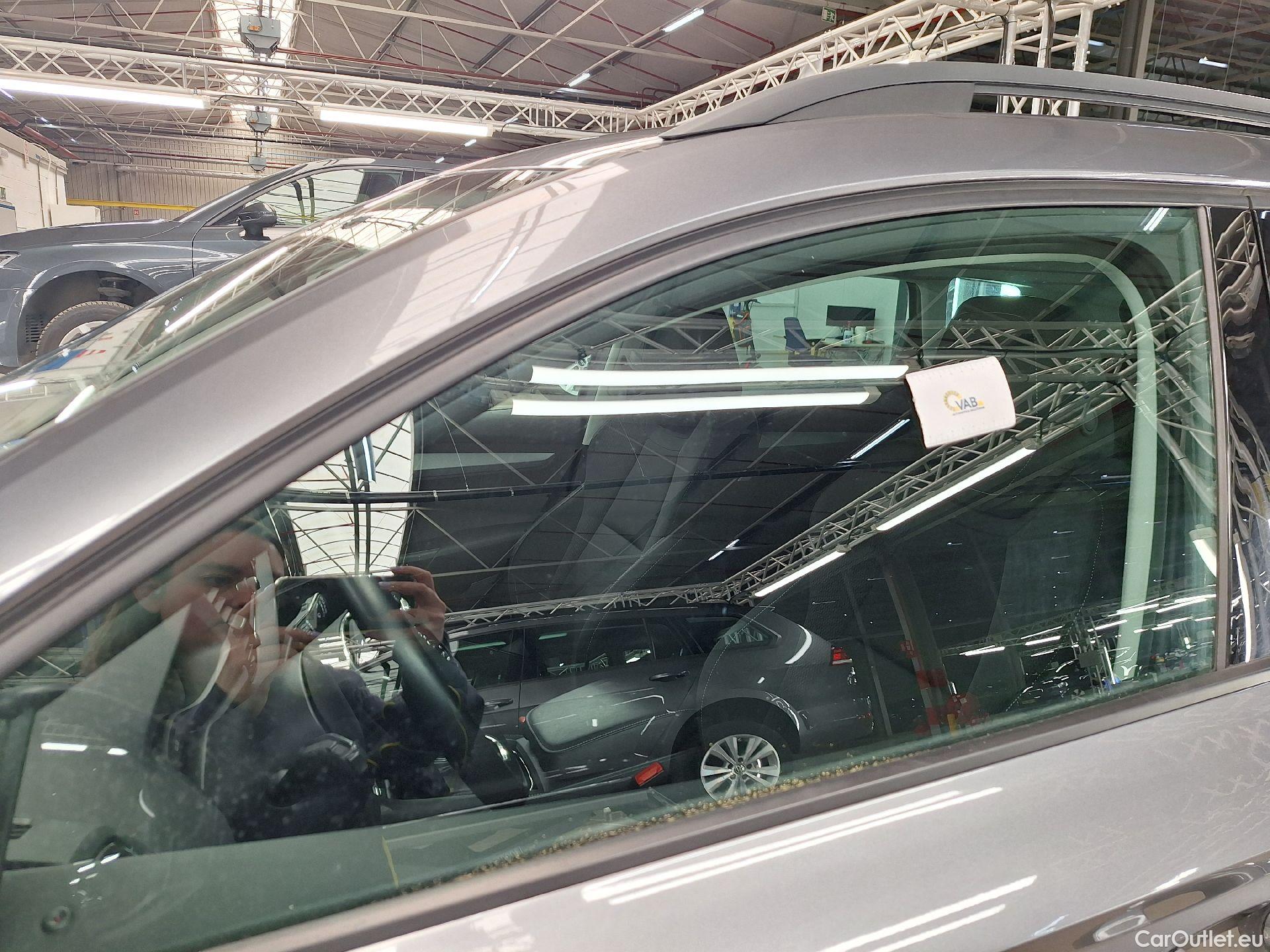  Skoda  Karoq Skoda,  FL'22, Skoda  1.0 TSI 81kW Clever 5d #31