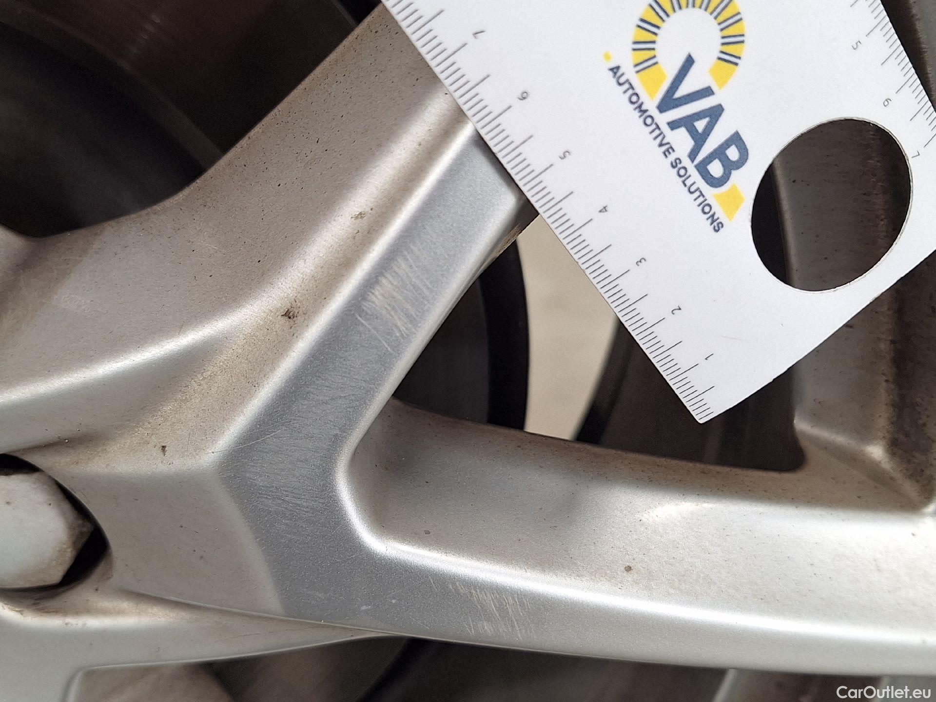  Volvo  XC60 Volvo,  '17, Volvo  D4 120kW Geartronic Momentum Pro 5d #33