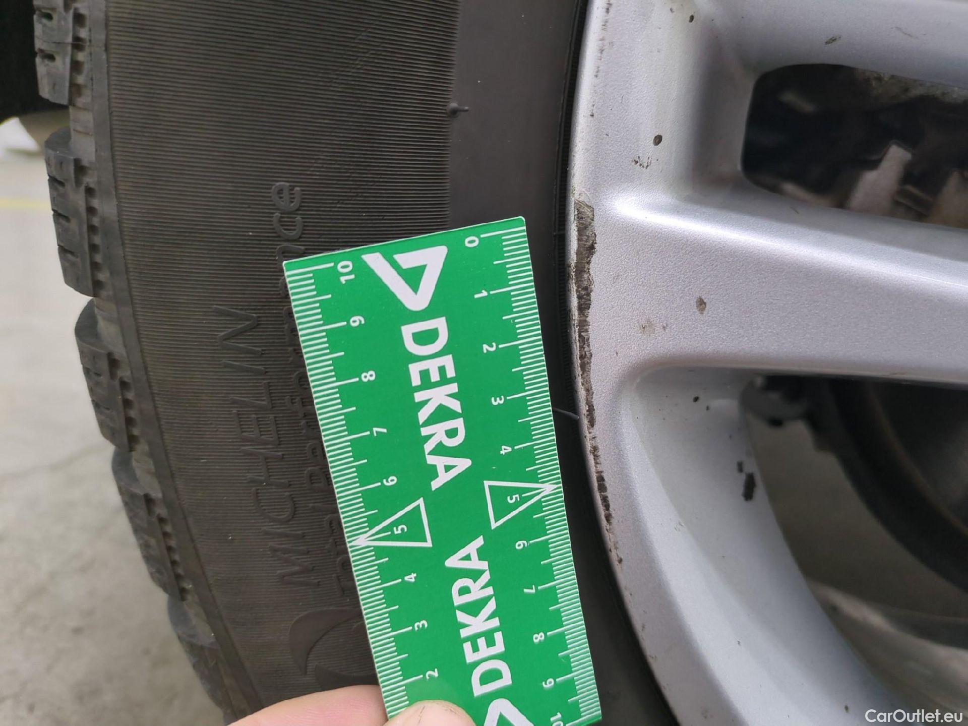  Toyota  C-HR TOYOTA  / 2016 / 5P / SUV 2.0 HYBRIDE 184 DYNAMIC BUSINESS #6