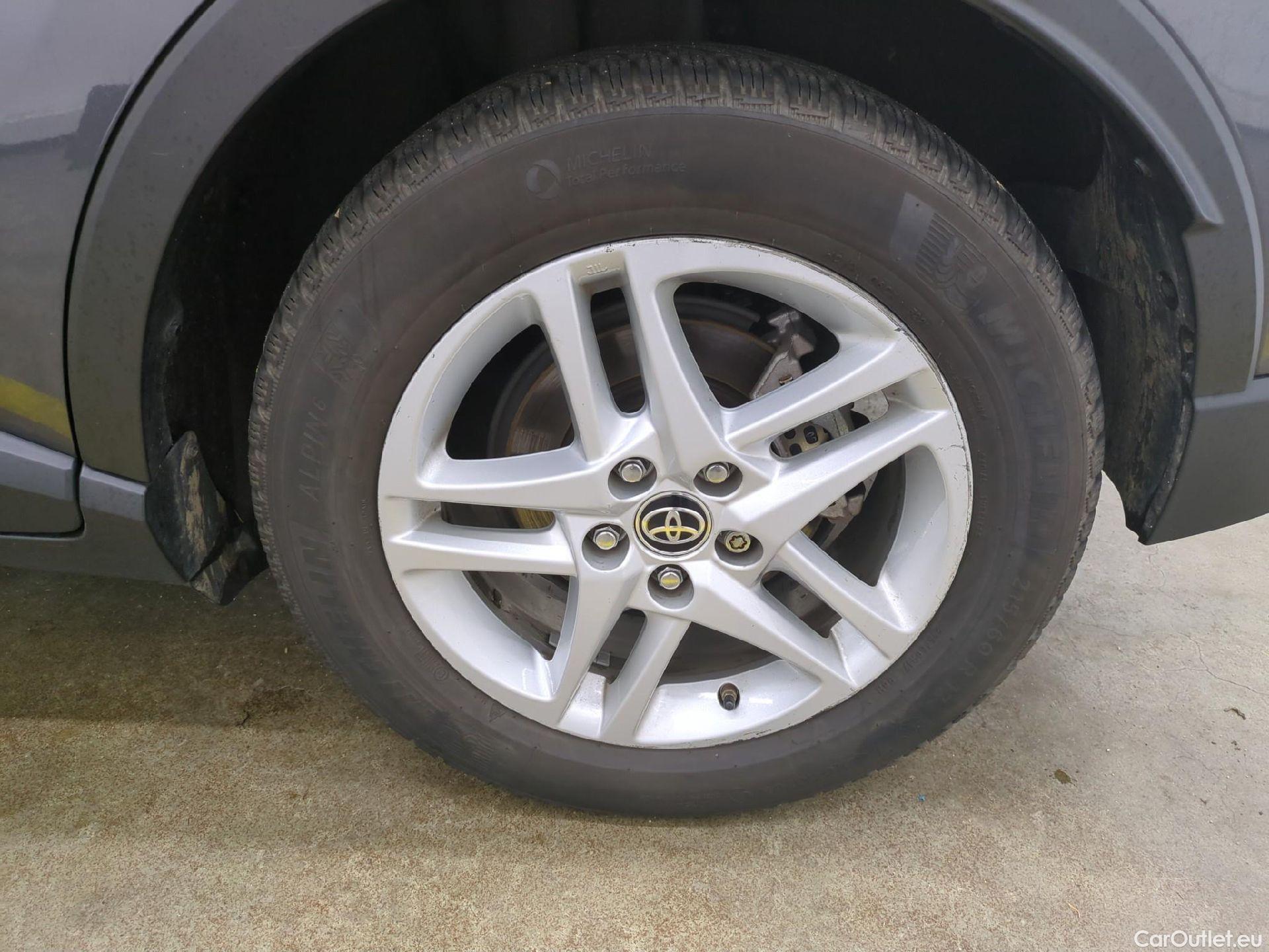  Toyota  C-HR TOYOTA  / 2016 / 5P / SUV 2.0 HYBRIDE 184 DYNAMIC BUSINESS #2