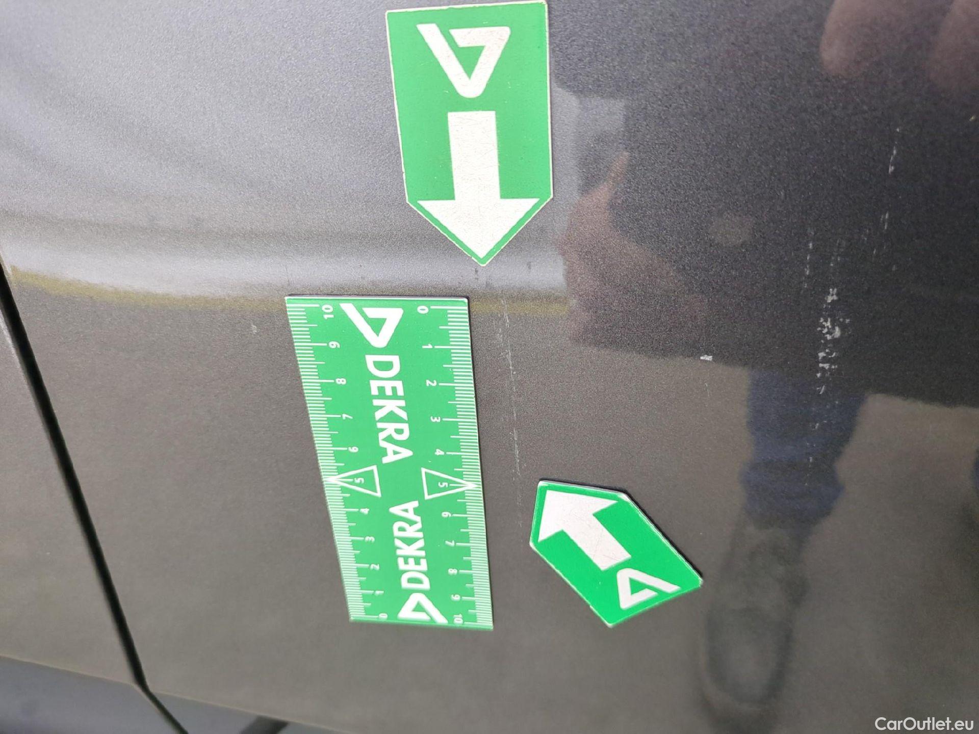  Toyota  C-HR TOYOTA  / 2016 / 5P / SUV 2.0 HYBRIDE 184 DYNAMIC BUSINESS #35