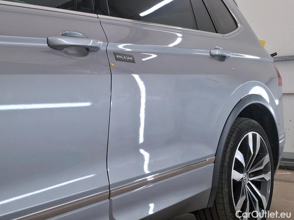  Volkswagen  Tiguan VOLKSWAGEN  Allspace / 2017 / 5P / SUV 2.0 TDI 150 DSG7 Carat Exclusive #21
