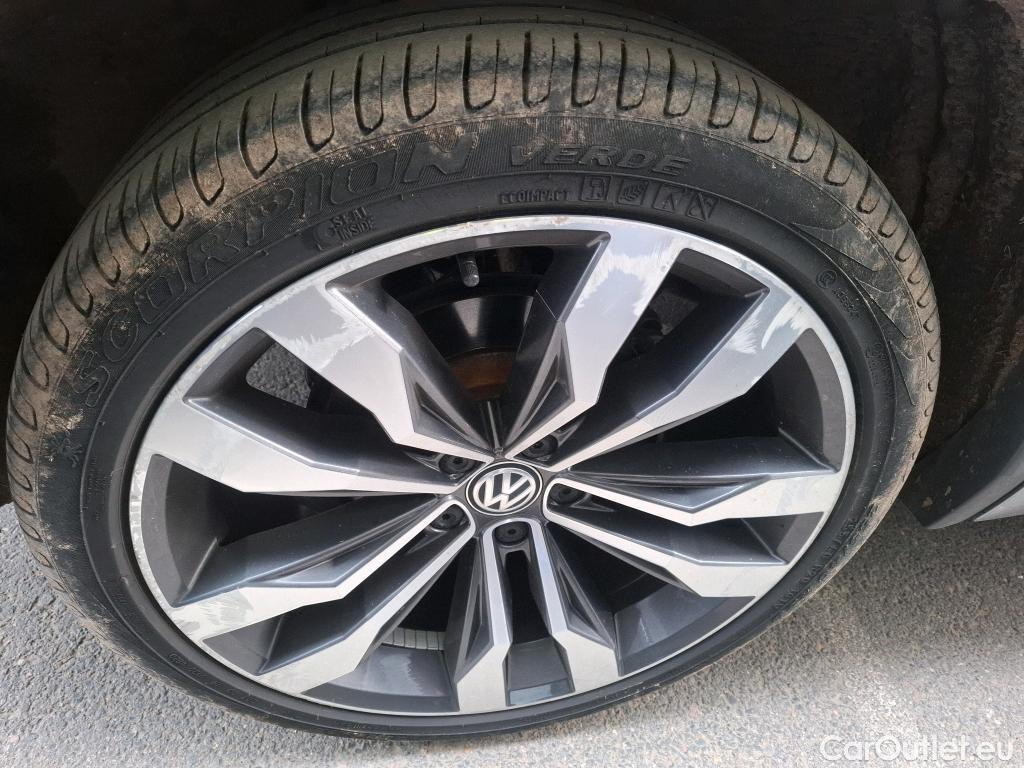  Volkswagen  Tiguan VOLKSWAGEN  Allspace / 2017 / 5P / SUV 2.0 TDI 150 DSG7 Carat Exclusive #2