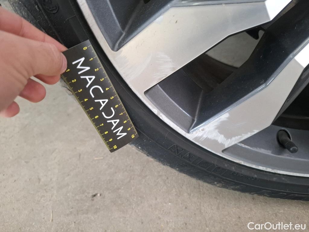  Volkswagen  Tiguan VOLKSWAGEN  Allspace / 2017 / 5P / SUV 2.0 TDI 150 DSG7 Carat Exclusive #67