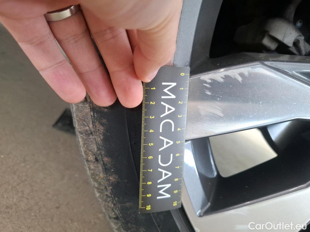  Volkswagen  Tiguan VOLKSWAGEN  Allspace / 2017 / 5P / SUV 2.0 TDI 150 DSG7 Carat Exclusive #50