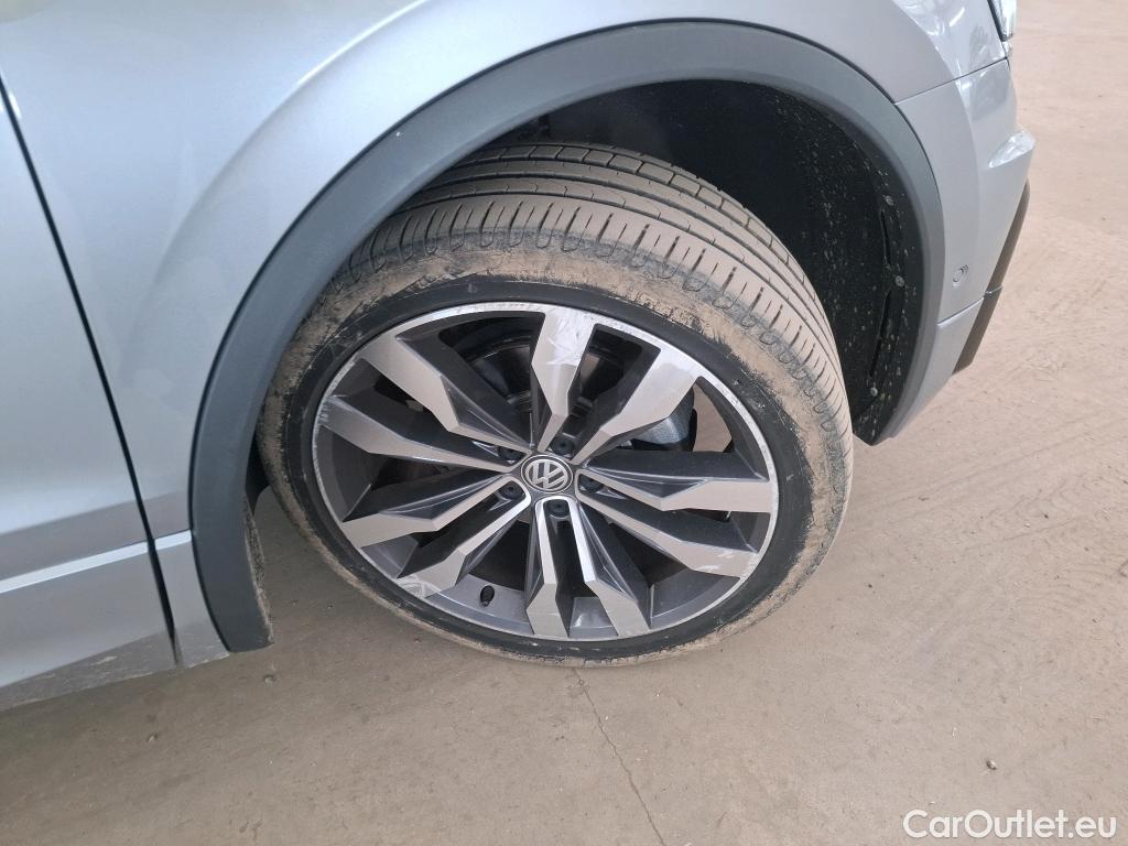  Volkswagen  Tiguan VOLKSWAGEN  Allspace / 2017 / 5P / SUV 2.0 TDI 150 DSG7 Carat Exclusive #69