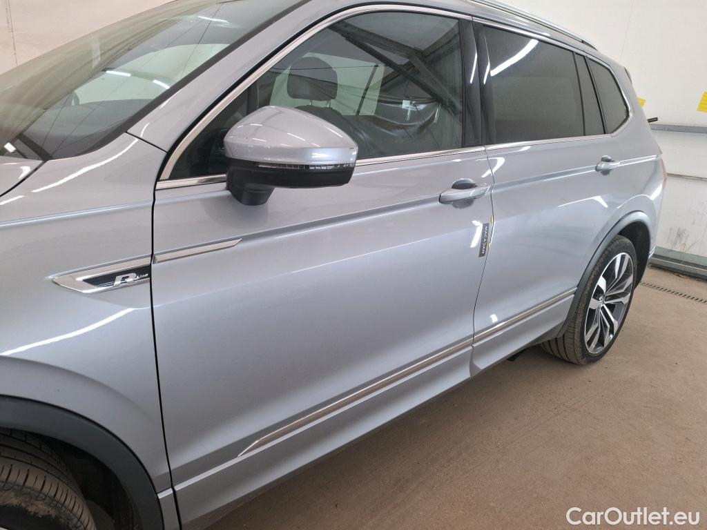  Volkswagen  Tiguan VOLKSWAGEN  Allspace / 2017 / 5P / SUV 2.0 TDI 150 DSG7 Carat Exclusive #12
