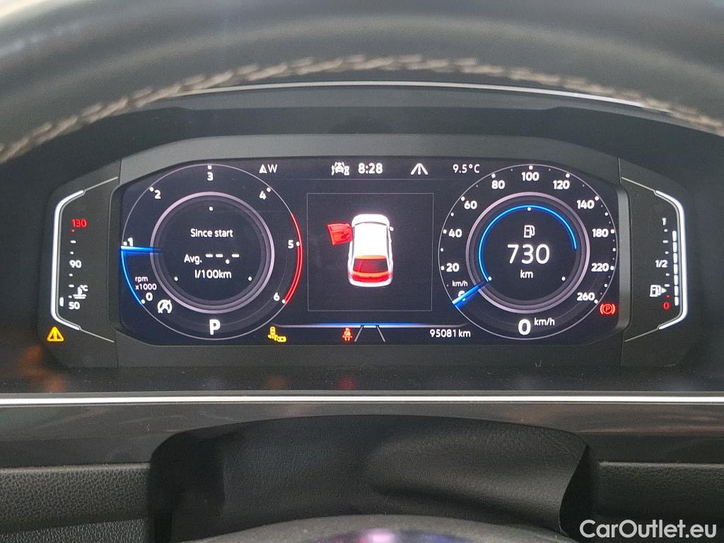  Volkswagen  Tiguan VOLKSWAGEN  Allspace / 2017 / 5P / SUV 2.0 TDI 150 DSG7 Carat Exclusive #90