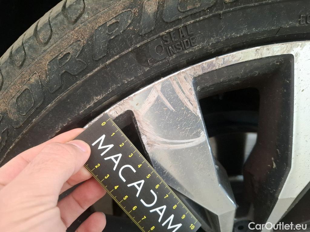  Volkswagen  Tiguan VOLKSWAGEN  Allspace / 2017 / 5P / SUV 2.0 TDI 150 DSG7 Carat Exclusive #37