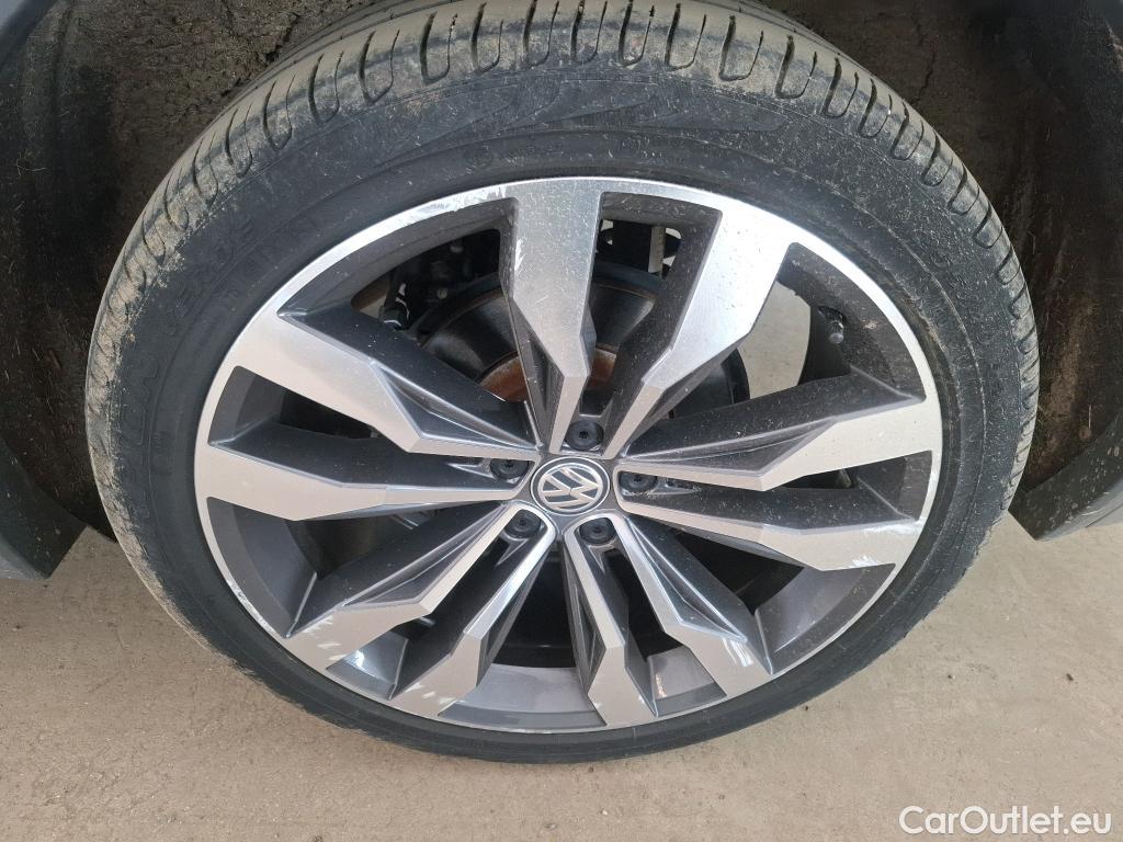  Volkswagen  Tiguan VOLKSWAGEN  Allspace / 2017 / 5P / SUV 2.0 TDI 150 DSG7 Carat Exclusive #45