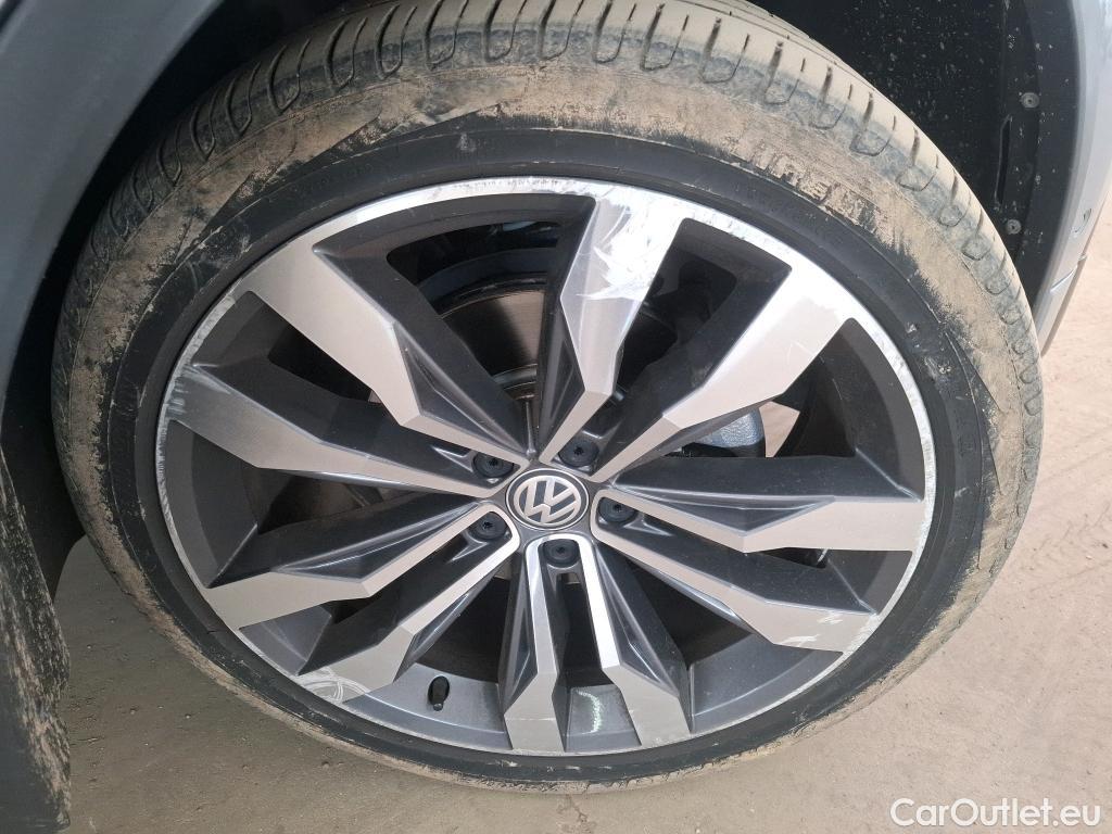  Volkswagen  Tiguan VOLKSWAGEN  Allspace / 2017 / 5P / SUV 2.0 TDI 150 DSG7 Carat Exclusive #70