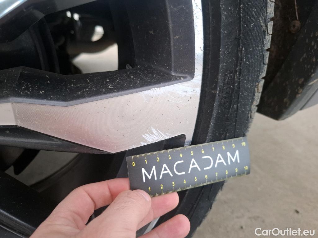  Volkswagen  Tiguan VOLKSWAGEN  Allspace / 2017 / 5P / SUV 2.0 TDI 150 DSG7 Carat Exclusive #54