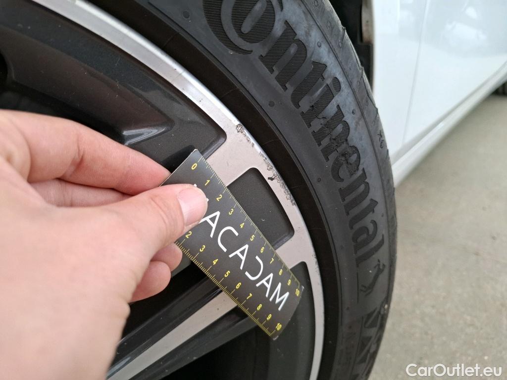  Bmw  Serie 1 BMW Série 1 / 2019 / 5P / Berline 116i DKG7 Business Design / VO RECONDITIONNE - PHOTOS AVANT RECONDITIONNEMENT #5