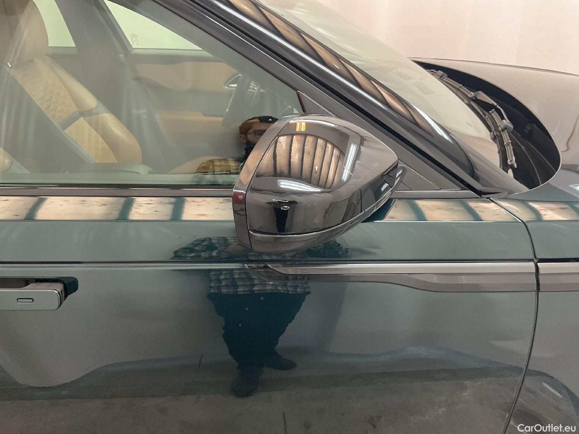  Land Rover  Range Rover Land Rover,  Velar'17, Land Rover  Velar 5.0 V8 Supercharged S #41