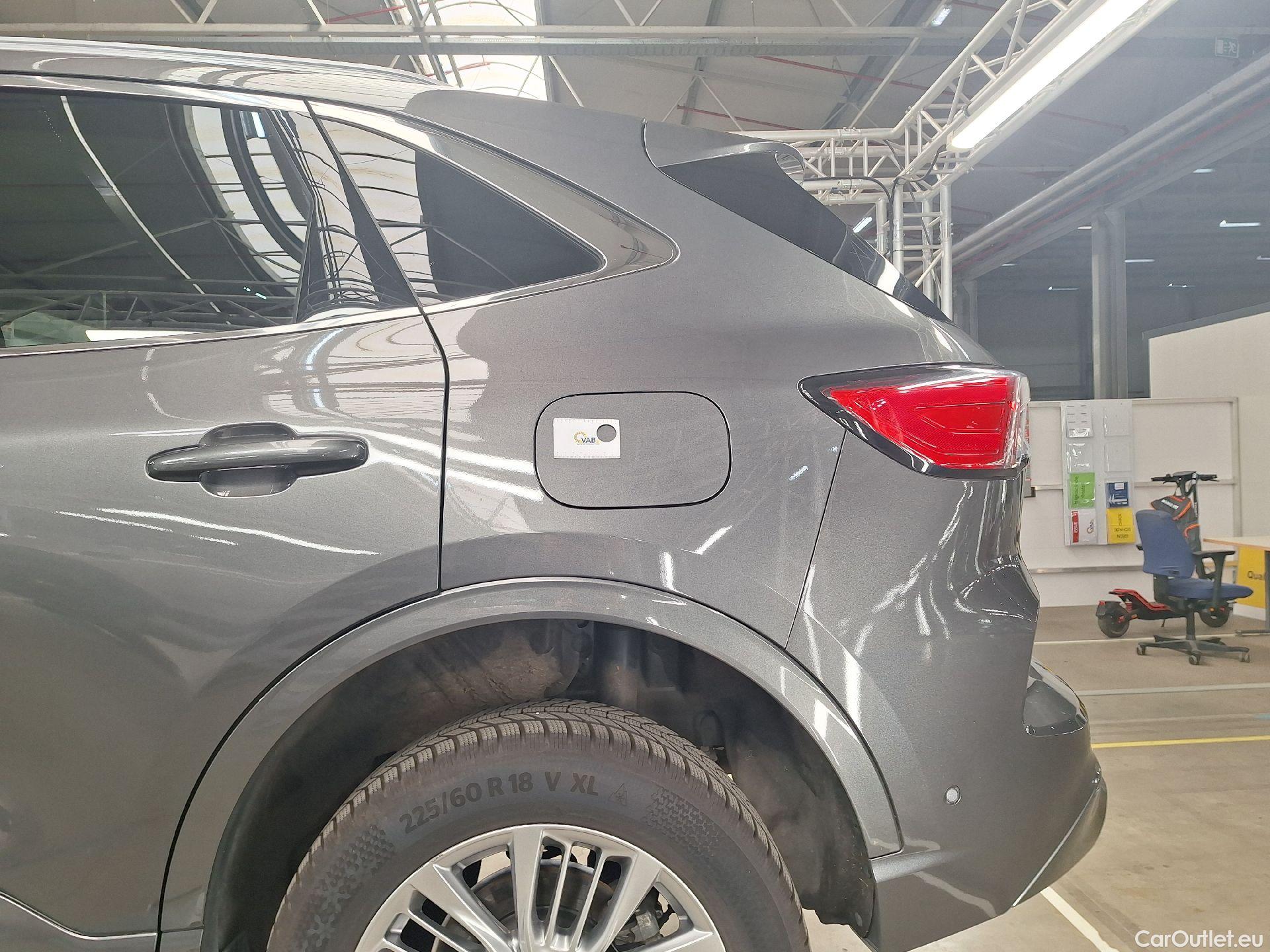  Ford  Kuga Ford,  '19 PHEV, Ford  2.5i PHEV Aut. 165kW Vignale 5d #39