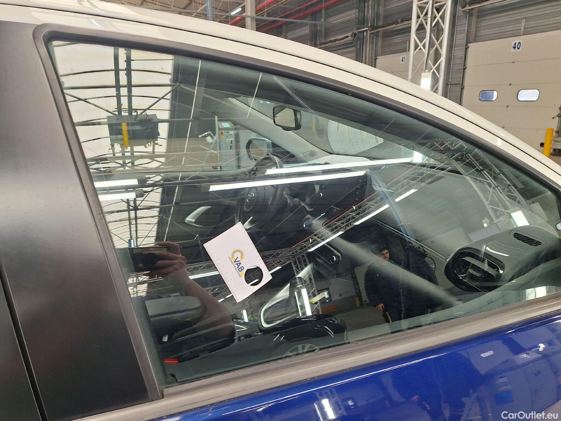  Toyota  Yaris Toyota,  '20, Toyota  1.5 VVT-i Hybrid Iconic e-CVT 5d #31