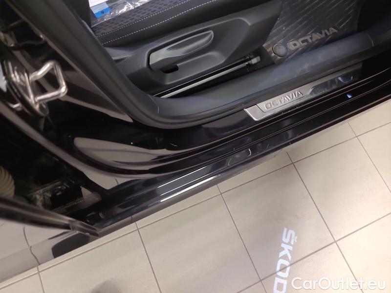  Skoda  Octavia  Combi (NX3)(2020) Oct.C.2.0TDI 150 Style AT #6