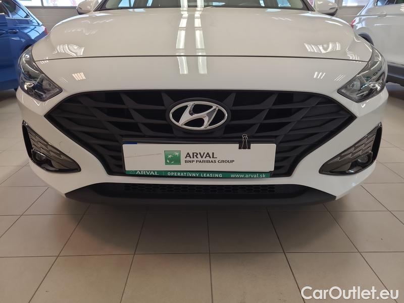  Hyundai  i30  cw (2012)  Kom.1.5i 81 Comfort #1