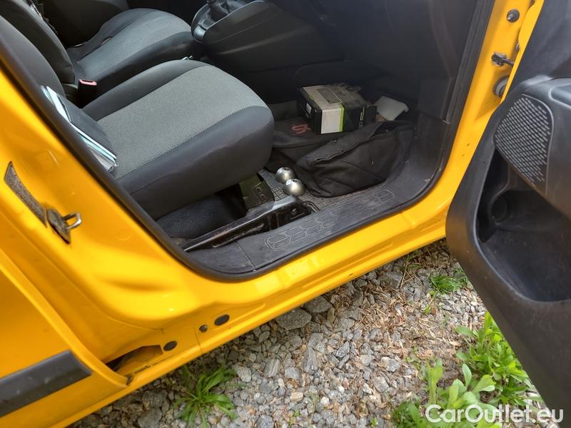  Fiat  Doblo  (2010)  Van 1.4CNG 88 BASE L1 3d #8