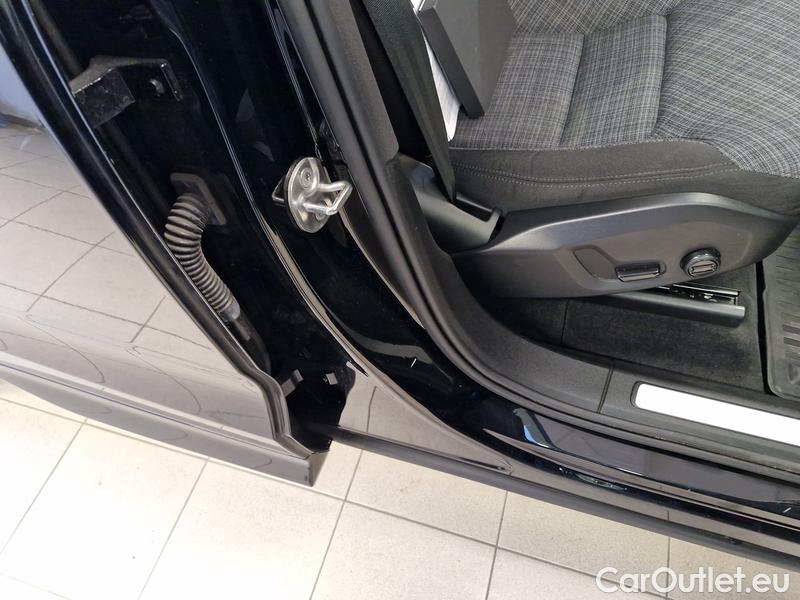  Volvo  XC60 XC 60 (03.2017->)  B4 D FWD MOMENTUM PRO #7