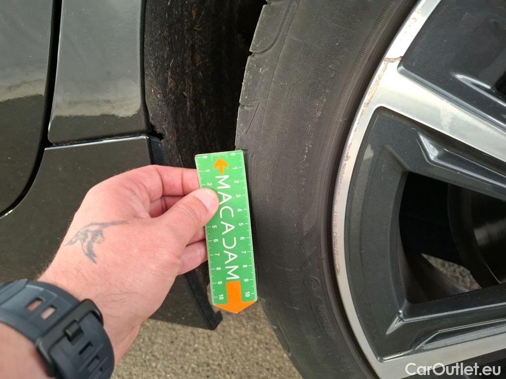  Bmw  Serie 1 BMW Série 1  2019  5P  Berline 15 116D DKG7 Business Design #27