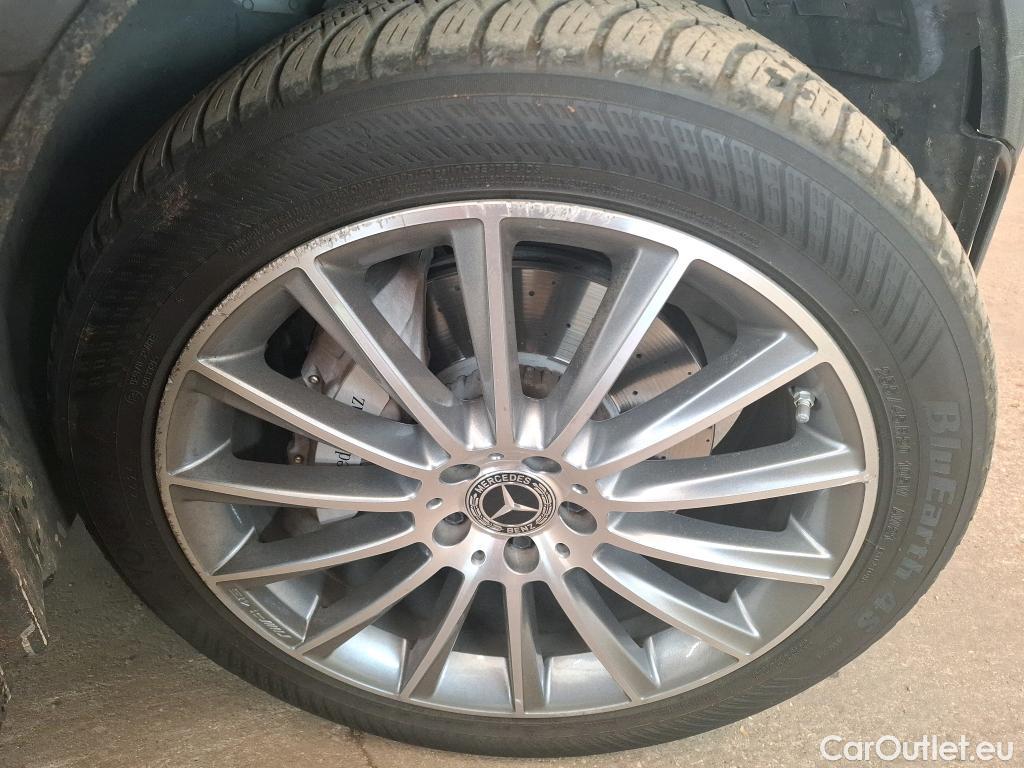  Mercedes  G-Klasee MERCEDES-BENZ GLC Coupe / 2019 / 5P / Coupé 2.0 GLC 300 DE AMG LINE 4MATIC #11