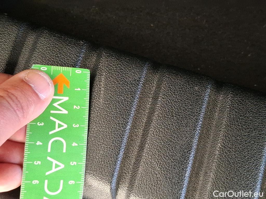  Bmw  Serie 1 BMW Série 1  2019  5P  Berline 15 116D DKG7 Business Design #120