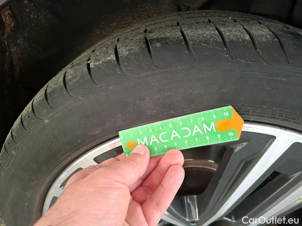  Bmw  Serie 1 BMW Série 1  2019  5P  Berline 15 116D DKG7 Business Design #24