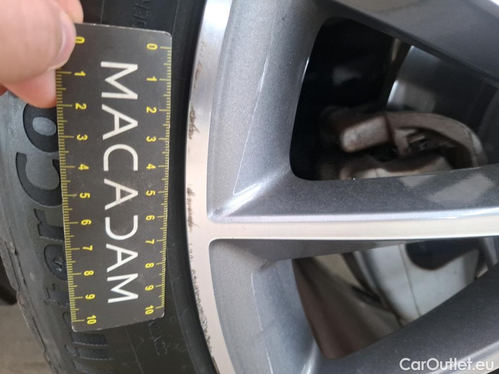  Mercedes  G-Klasee MERCEDES-BENZ GLE / 2020 / 5P / SUV GLE 350 de 4MATIC AMG Line #13