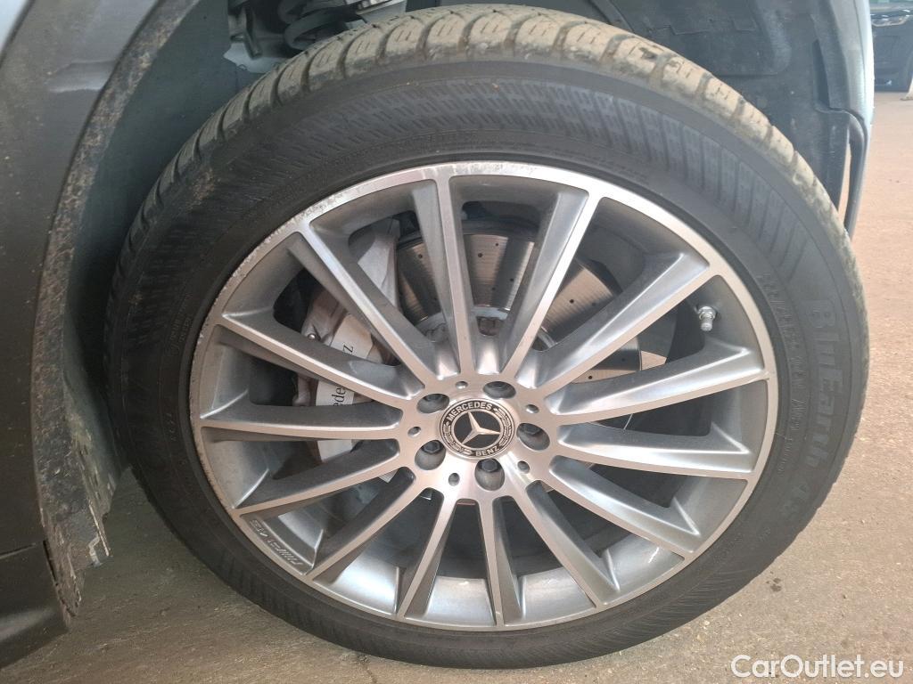  Mercedes  G-Klasee MERCEDES-BENZ GLC Coupe / 2019 / 5P / Coupé 2.0 GLC 300 DE AMG LINE 4MATIC #2