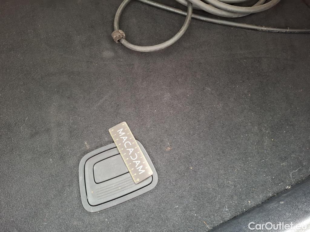  Mercedes  G-Klasee MERCEDES-BENZ GLC Coupe / 2019 / 5P / Coupé GLC 300 e AMG Line 4Matic #59