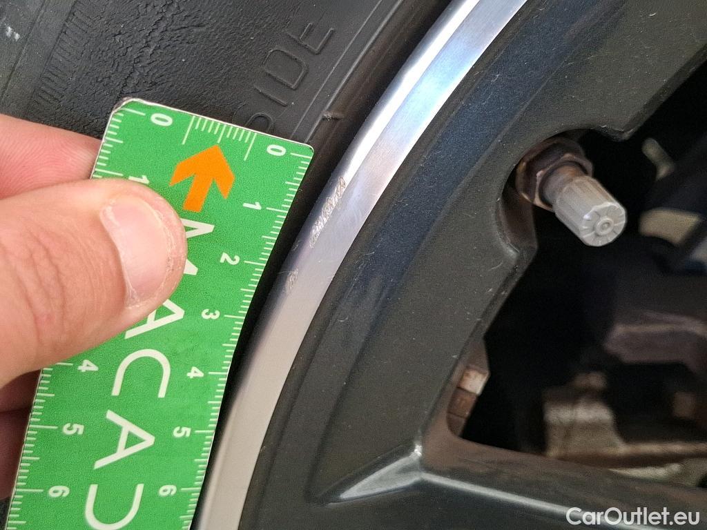  Bmw  Serie 1 BMW Série 1  2019  5P  Berline 15 116D DKG7 Business Design #44