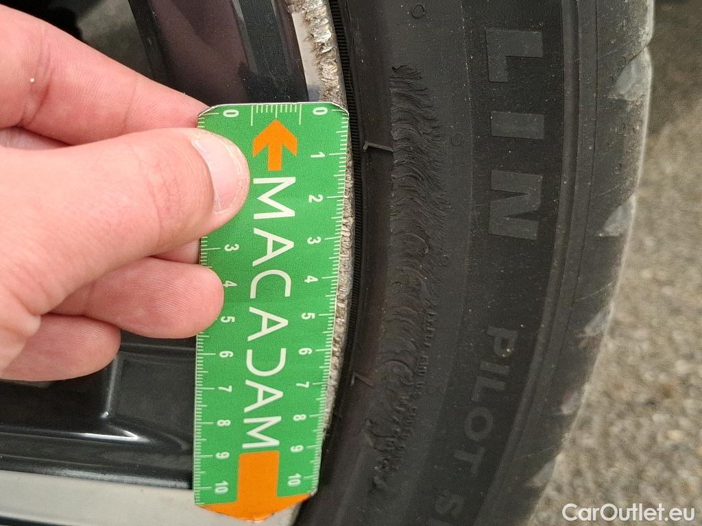  Bmw  Serie 1 BMW Série 1  2019  5P  Berline 15 116D DKG7 Business Design #38