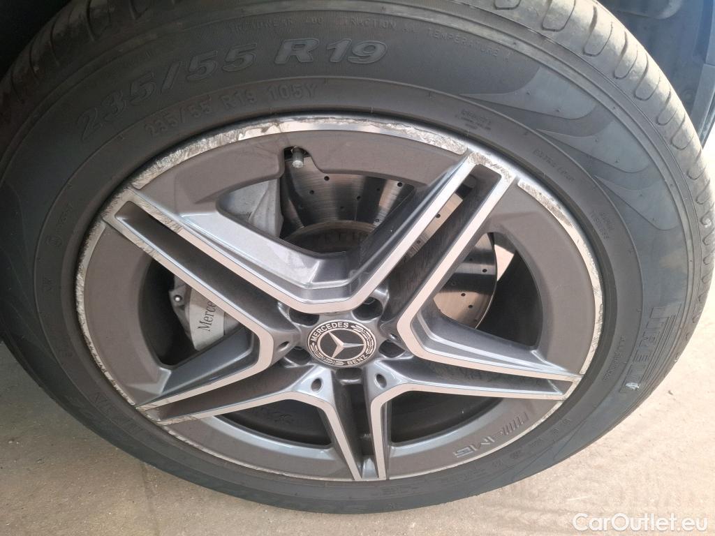  Mercedes  G-Klasee MERCEDES-BENZ GLC Coupe / 2019 / 5P / Coupé GLC 300 e AMG Line 4Matic #2