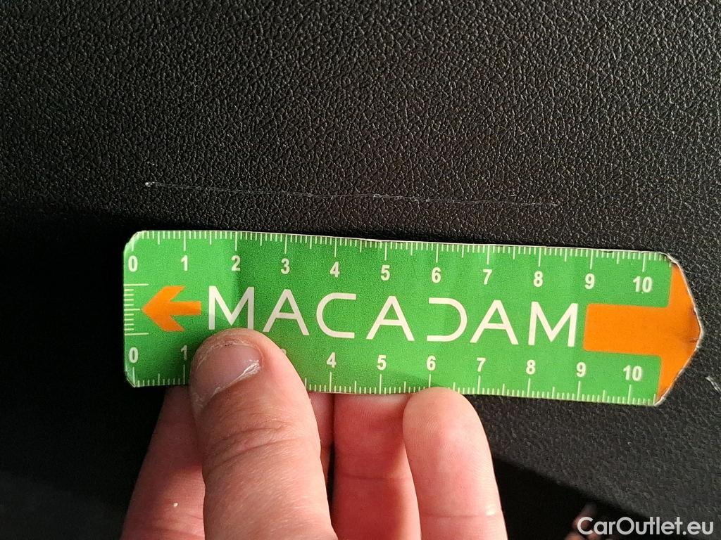  Bmw  Serie 1 BMW Série 1  2019  5P  Berline 15 116D DKG7 Business Design #76