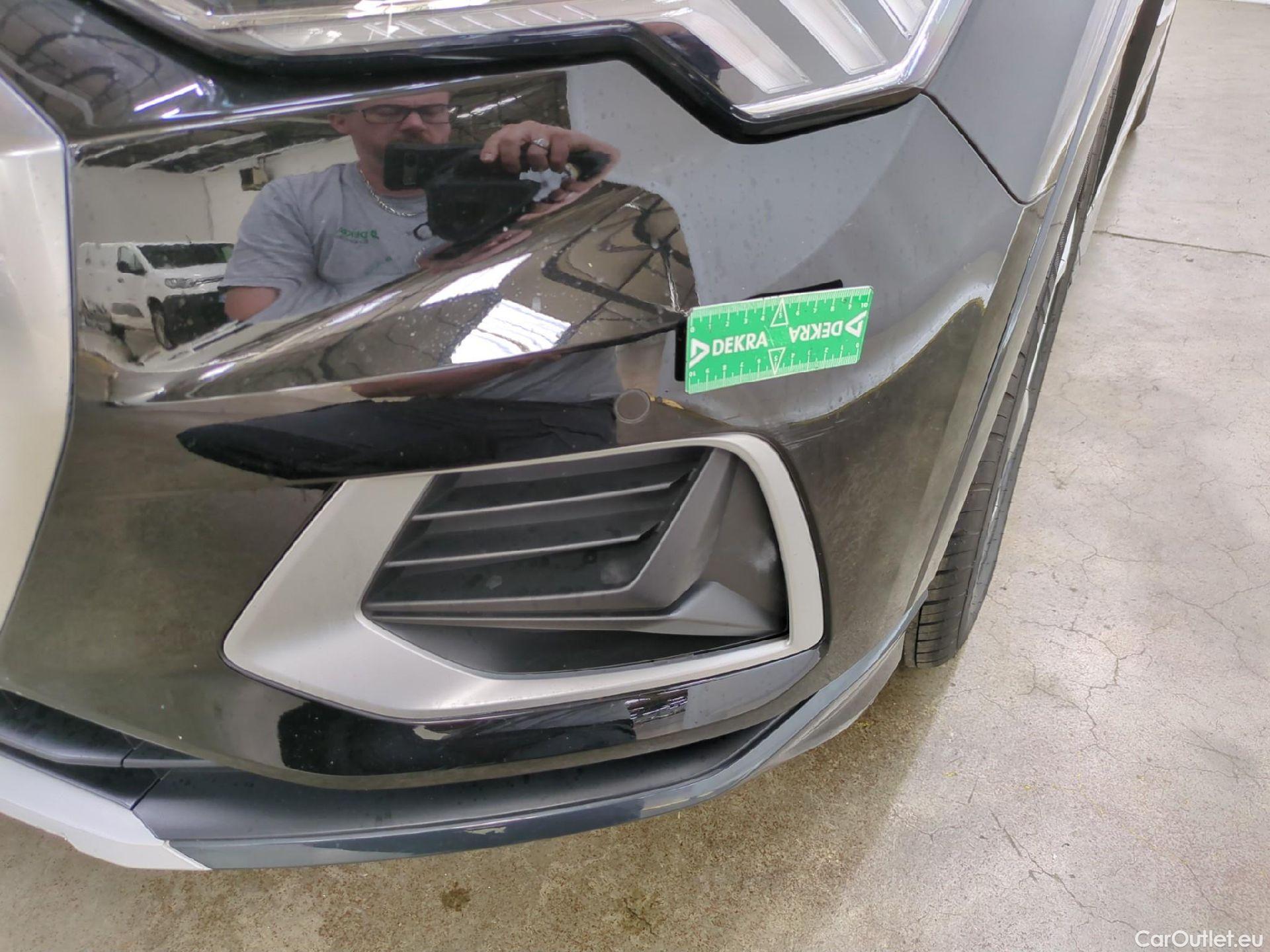  Audi  Q3  35 TDI Design luxe 2.0 TDI 150CV BVA7 E6dT #43