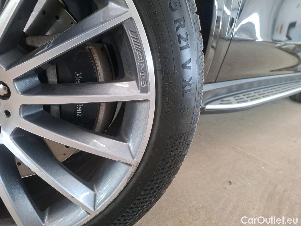  Mercedes  G-Klasee MERCEDES-BENZ GLE / 2020 / 5P / SUV GLE 350 de 4MATIC AMG Line #33