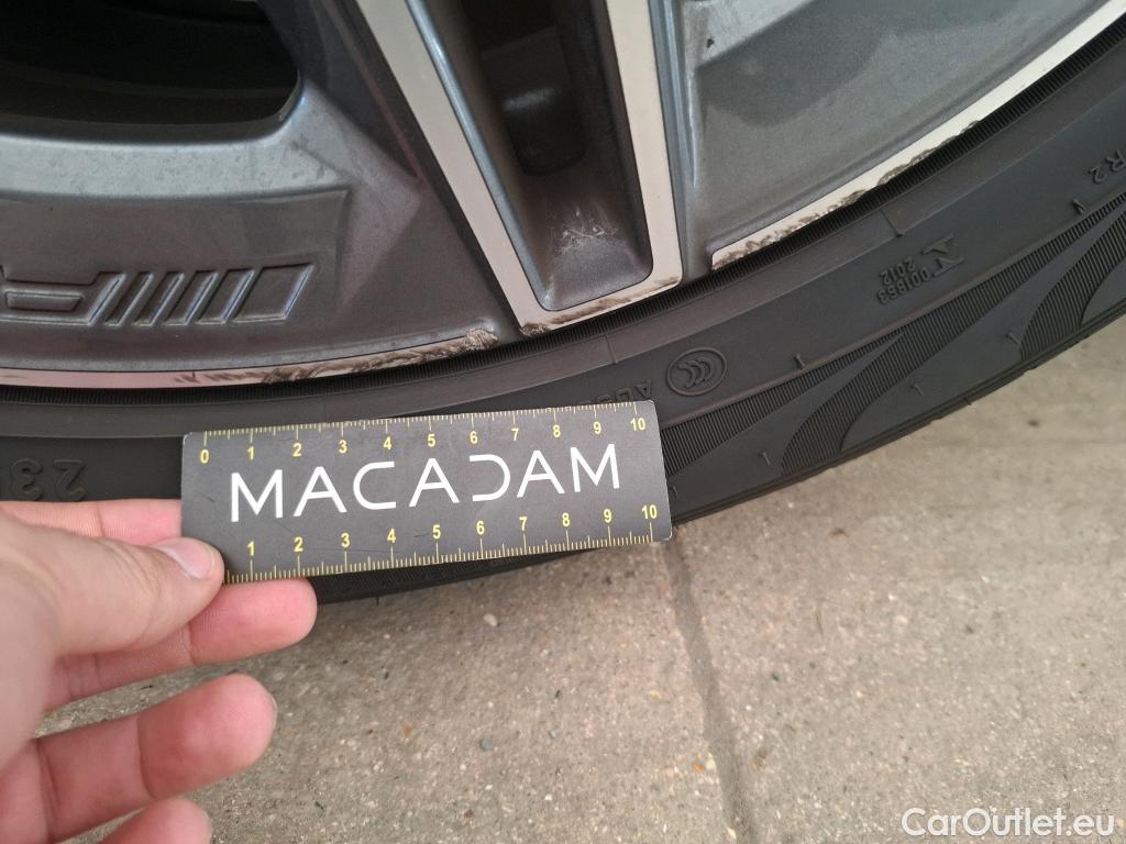  Mercedes  G-Klasee MERCEDES-BENZ GLC Coupe / 2019 / 5P / Coupé GLC 300 e AMG Line 4Matic #42