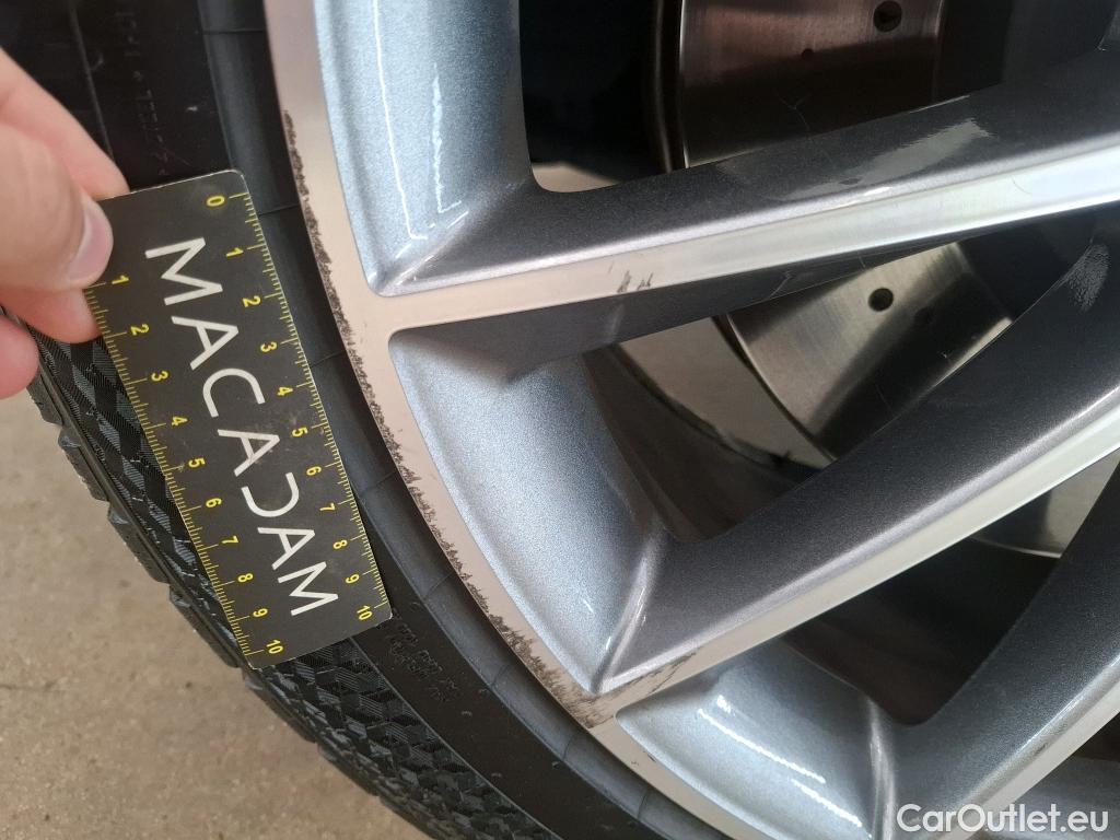  Mercedes  G-Klasee MERCEDES-BENZ GLE / 2020 / 5P / SUV GLE 350 de 4MATIC AMG Line #10