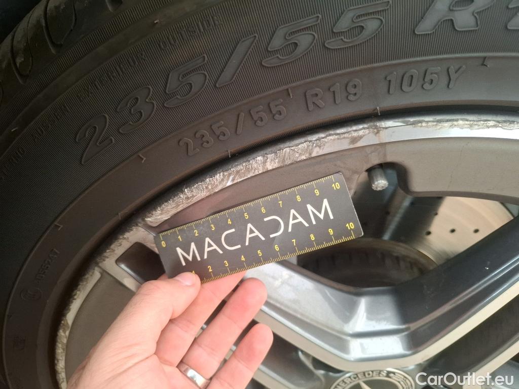  Mercedes  G-Klasee MERCEDES-BENZ GLC Coupe / 2019 / 5P / Coupé GLC 300 e AMG Line 4Matic #4