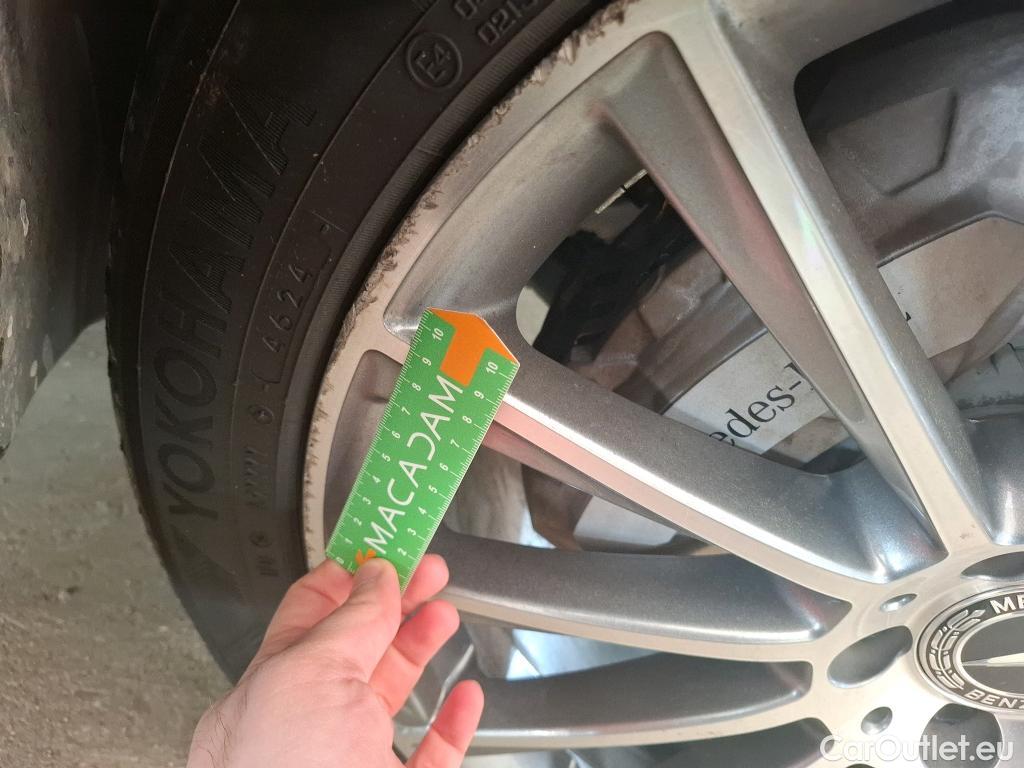  Mercedes  G-Klasee MERCEDES-BENZ GLC Coupe / 2019 / 5P / Coupé 2.0 GLC 300 DE AMG LINE 4MATIC #3