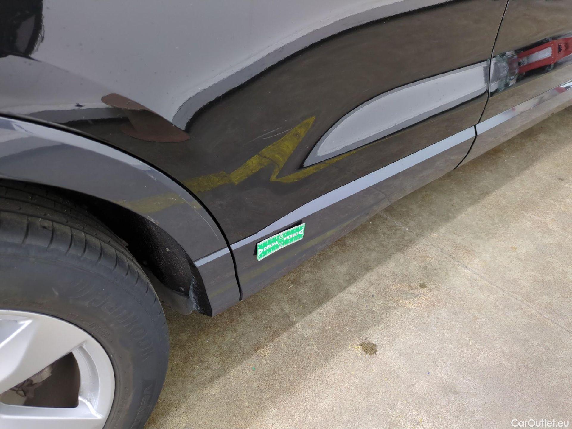  Audi  Q3  35 TDI Design luxe 2.0 TDI 150CV BVA7 E6dT #19