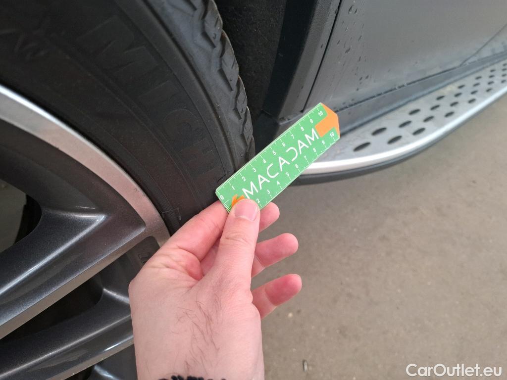  Mercedes  G-Klasee MERCEDES-BENZ GLC Coupe / 2019 / 5P / Coupé 2.0 GLC 300 DE AMG LINE 4MATIC #9