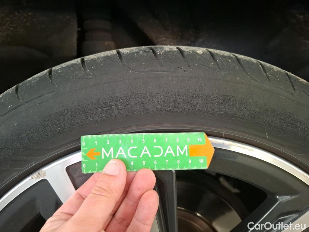  Bmw  Serie 1 BMW Série 1  2019  5P  Berline 15 116D DKG7 Business Design #19